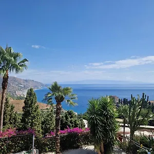 Bella Vista In Center With Pool By Holidays Taormina